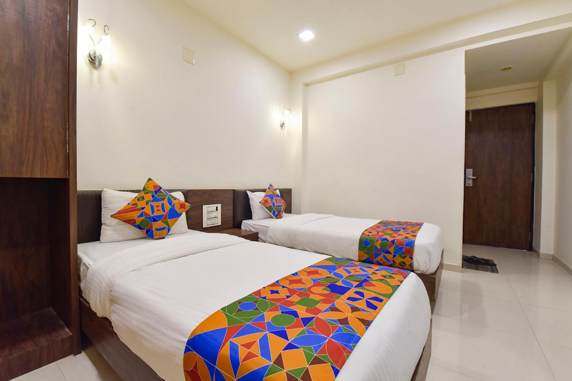 Fabhotel A1 Plaza Ahmedabad Exterior foto