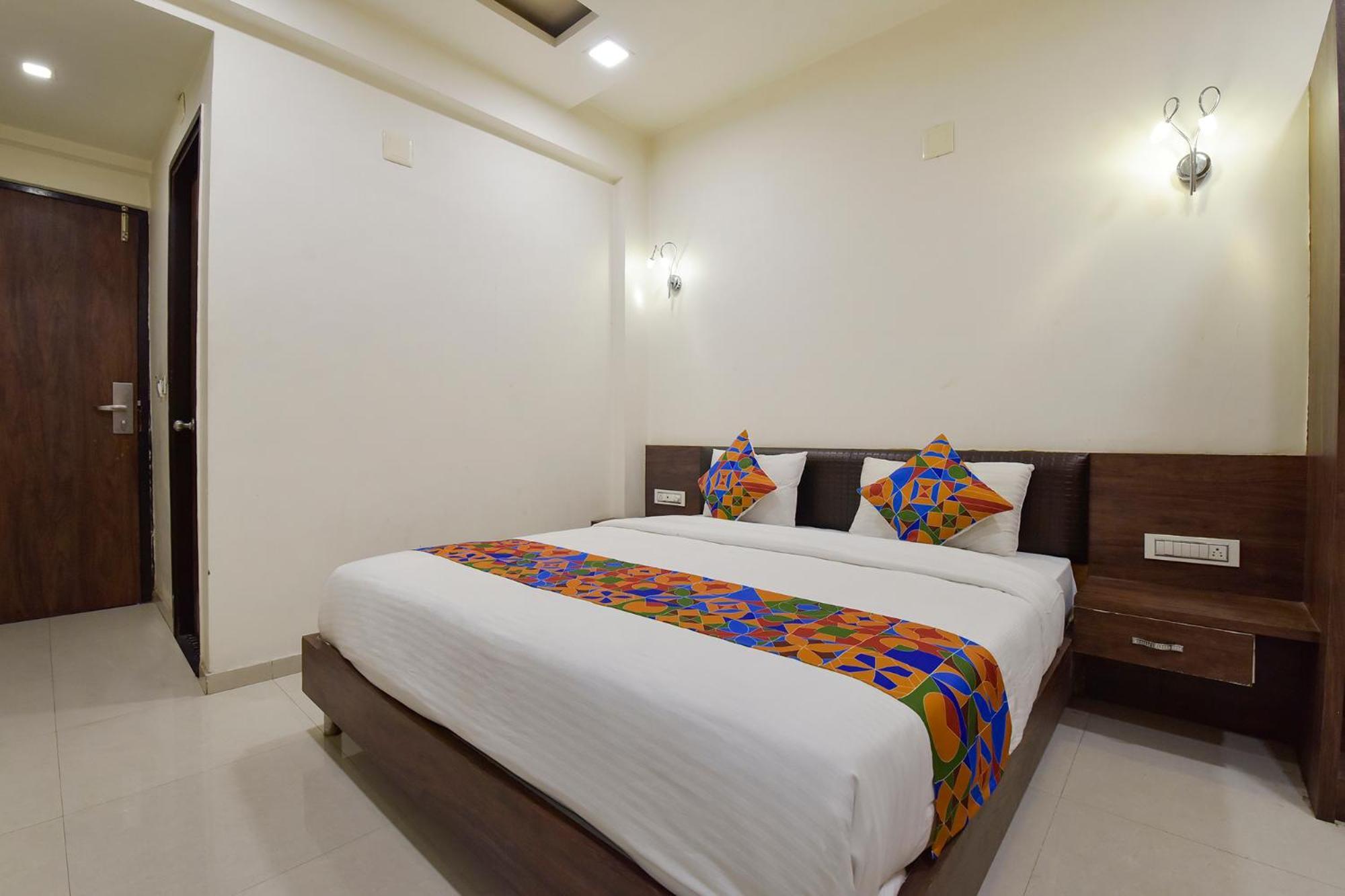 Fabhotel A1 Plaza Ahmedabad Exterior foto