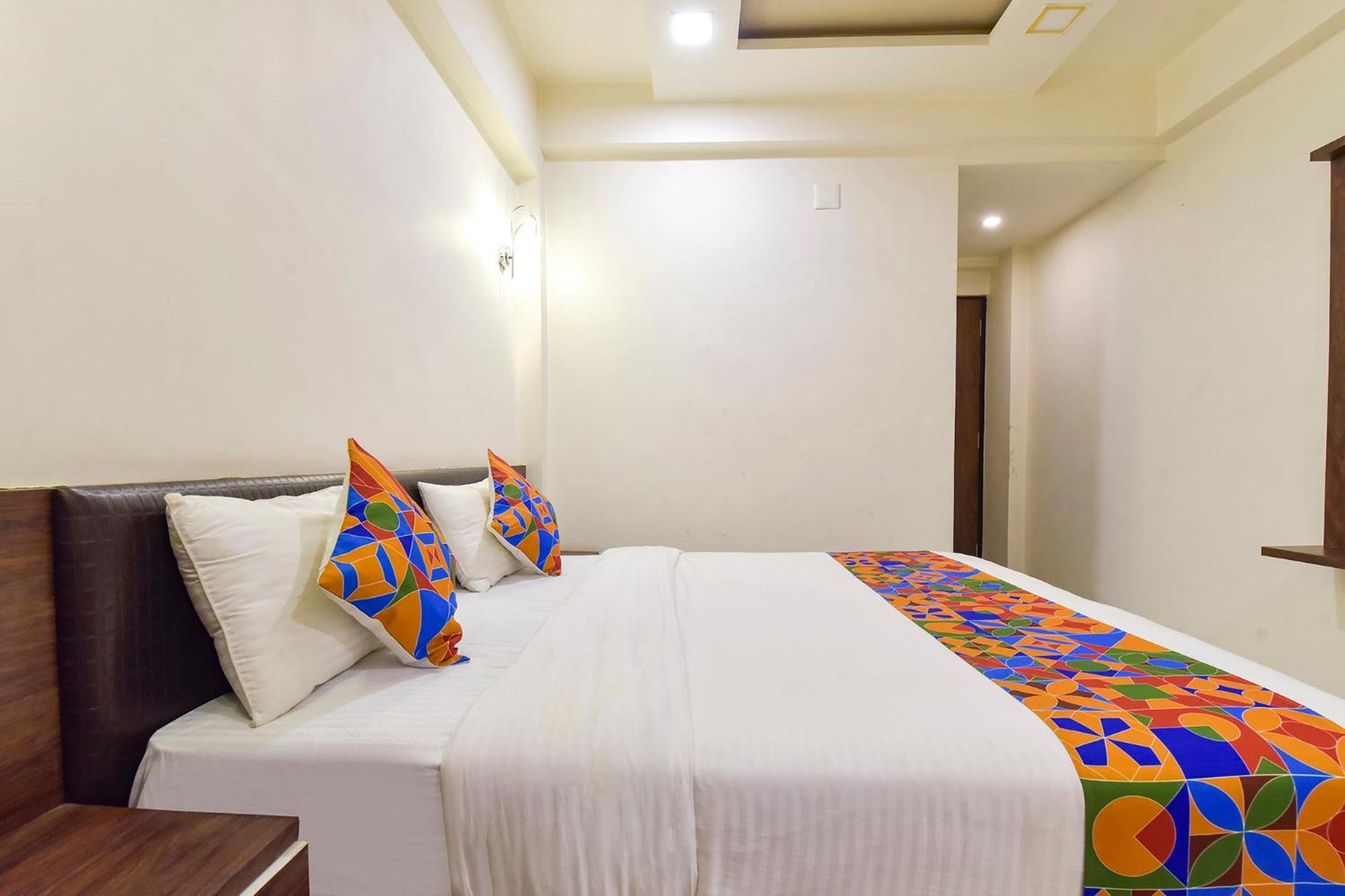 Fabhotel A1 Plaza Ahmedabad Exterior foto
