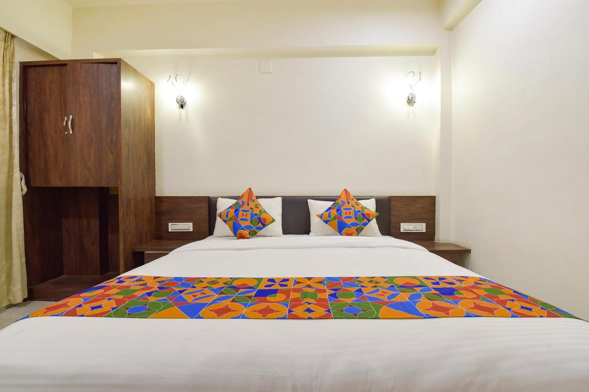 Fabhotel A1 Plaza Ahmedabad Exterior foto